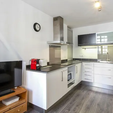 Well-decorated 1br In The Heart Of