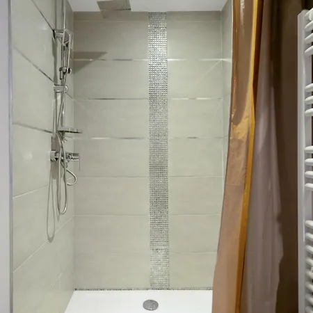 Apartman Well-decorated 1br In The Heart Of *